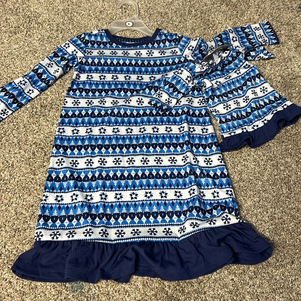 NWT- 2T- nightgown with matching doll gown.